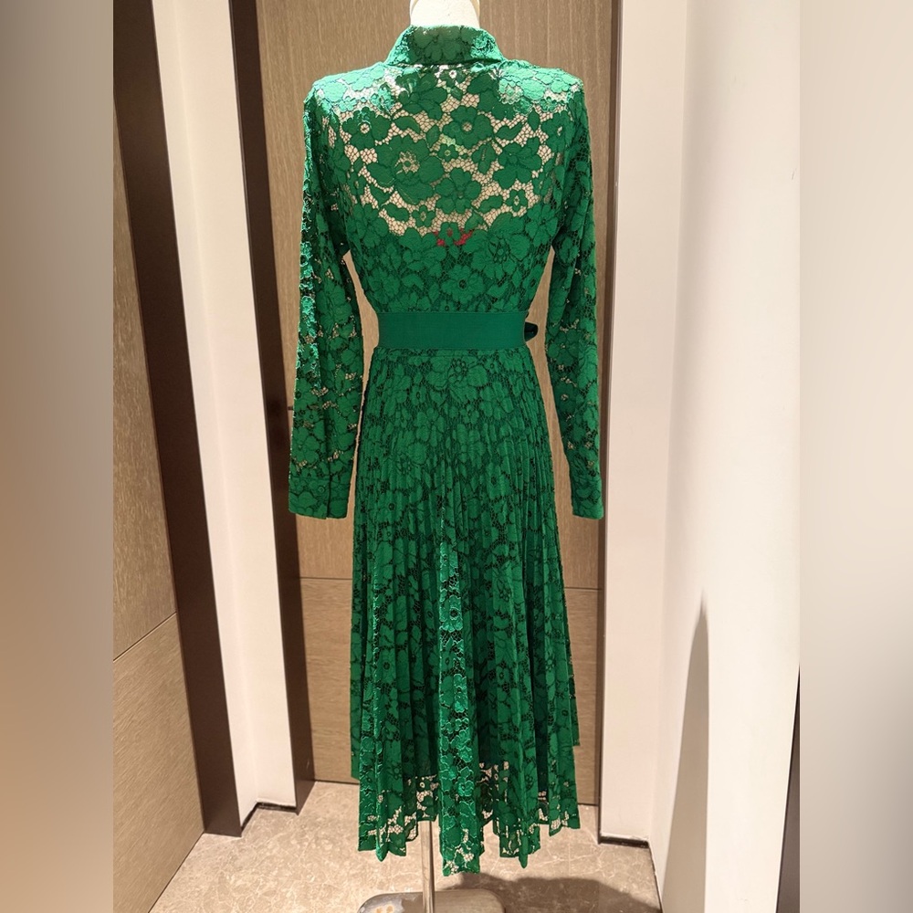 Carolina Herrera Emerald Green Long-Sleeve Lace Shirt Dress - Picture 4 of 16